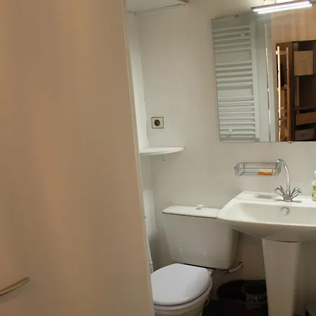 Proche Des Thermes * فيشي